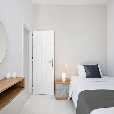 West Apartment *